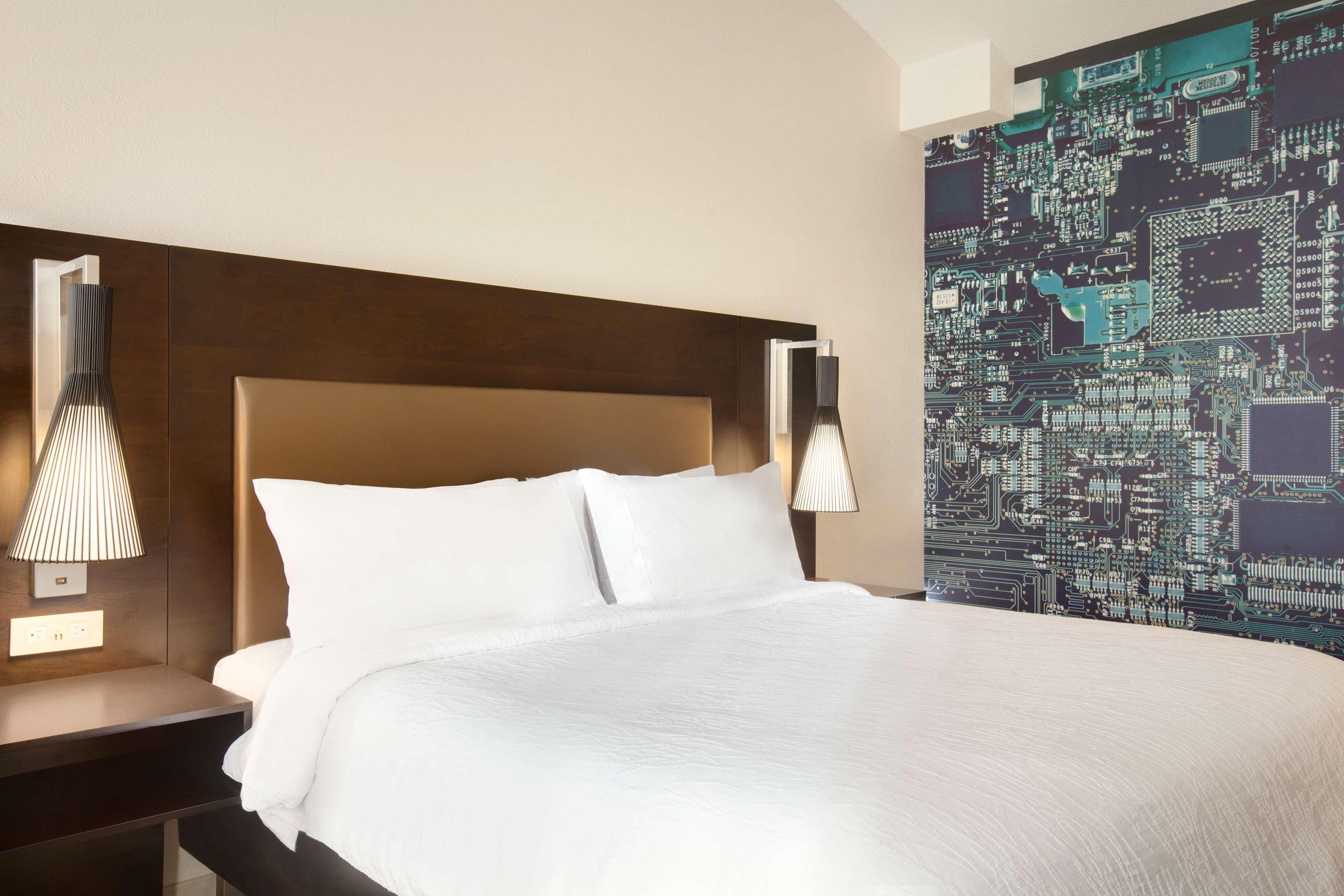 Hilton Garden Inn Cupertino Bagian luar foto
