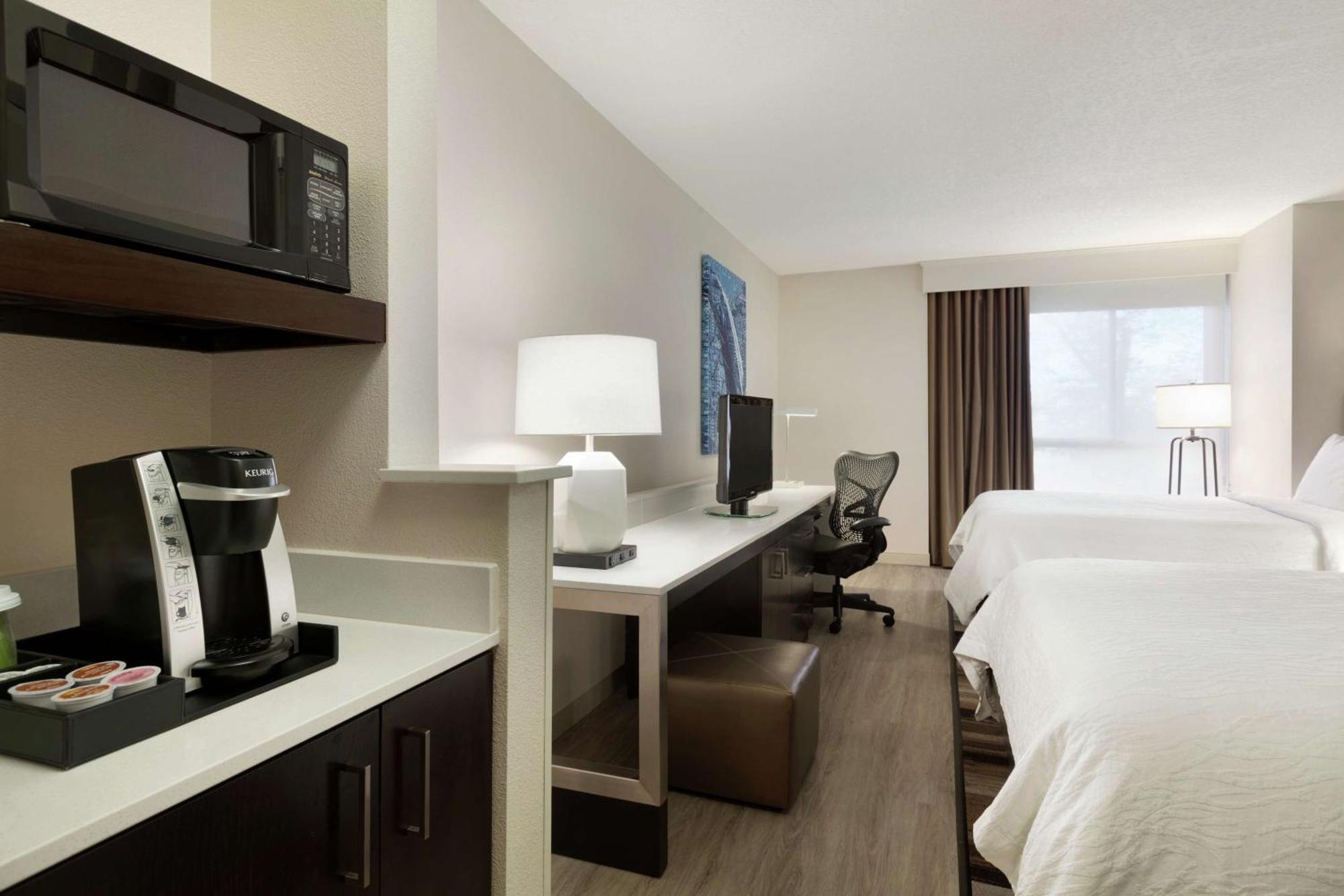 Hilton Garden Inn Cupertino Bagian luar foto