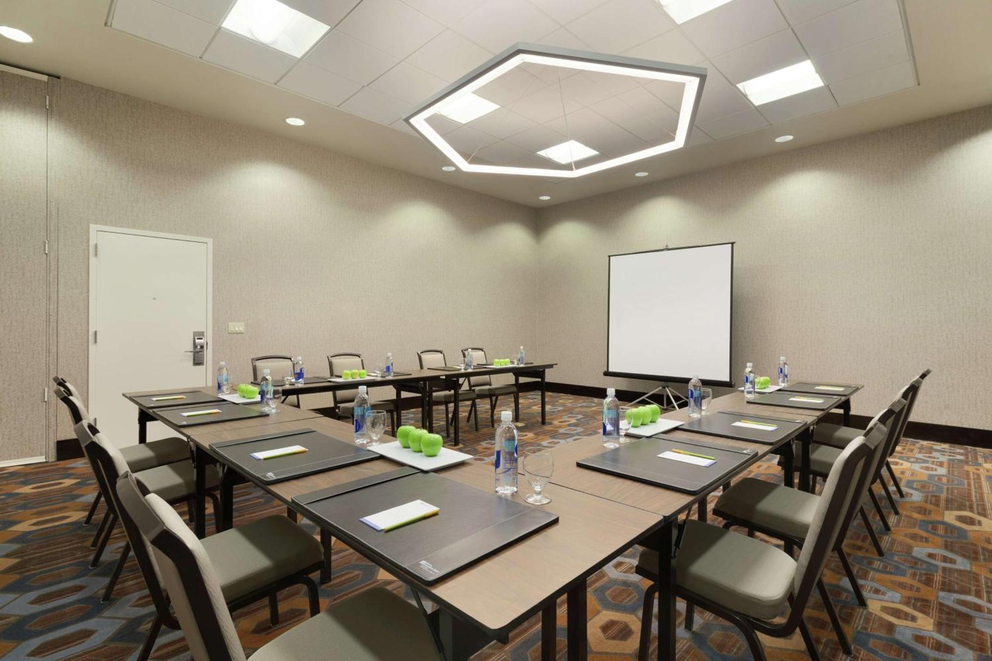 Hilton Garden Inn Cupertino Bagian luar foto