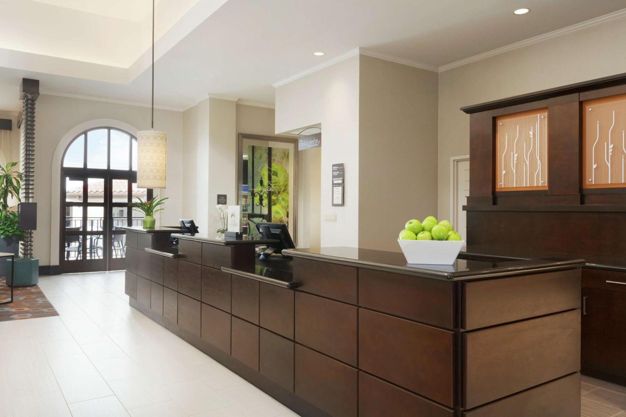 Hilton Garden Inn Cupertino Bagian luar foto