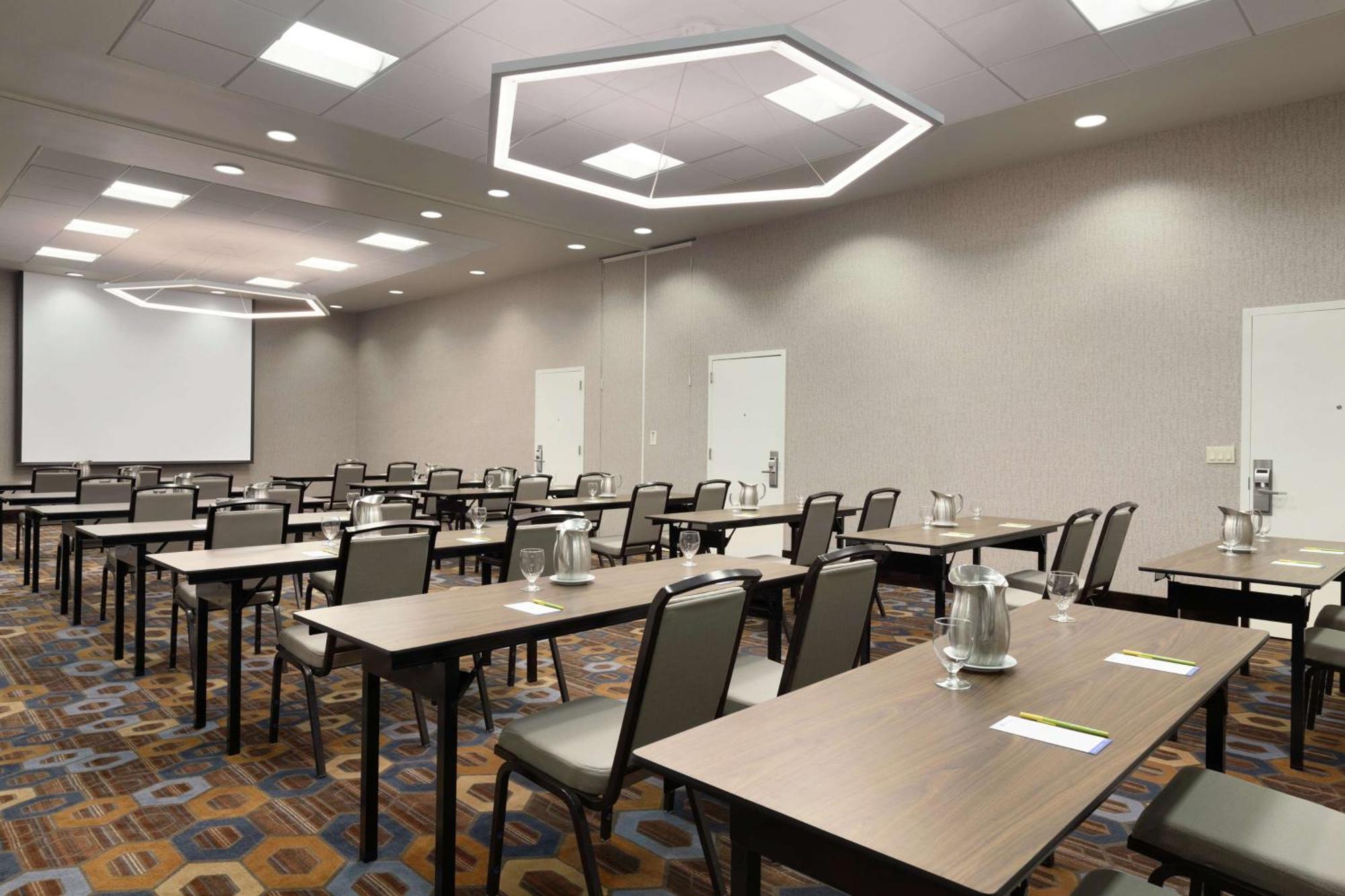 Hilton Garden Inn Cupertino Bagian luar foto