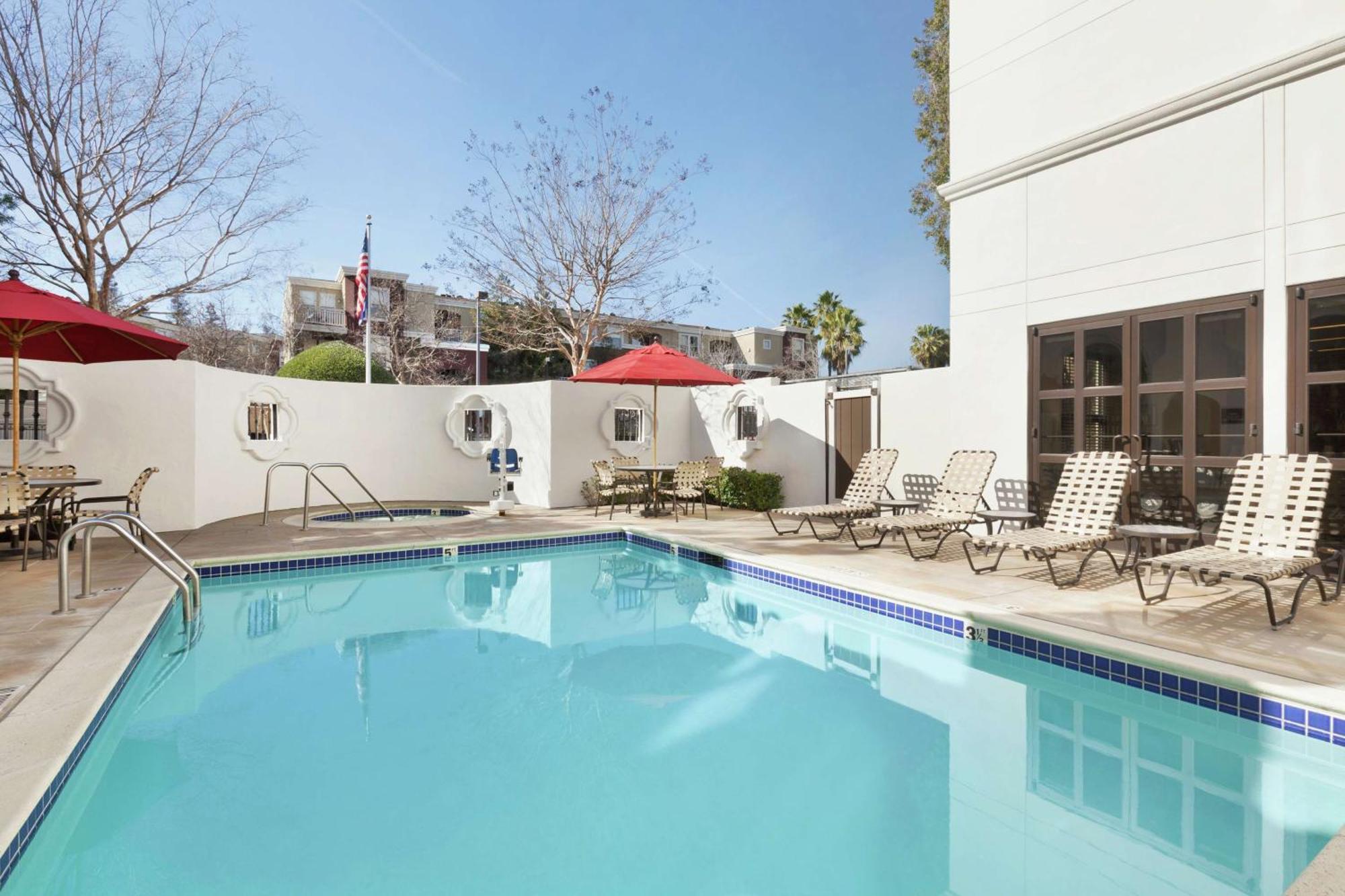 Hilton Garden Inn Cupertino Bagian luar foto