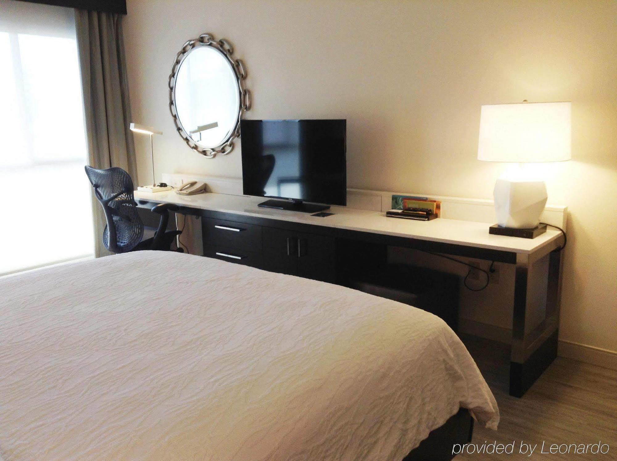 Hilton Garden Inn Cupertino Bagian luar foto